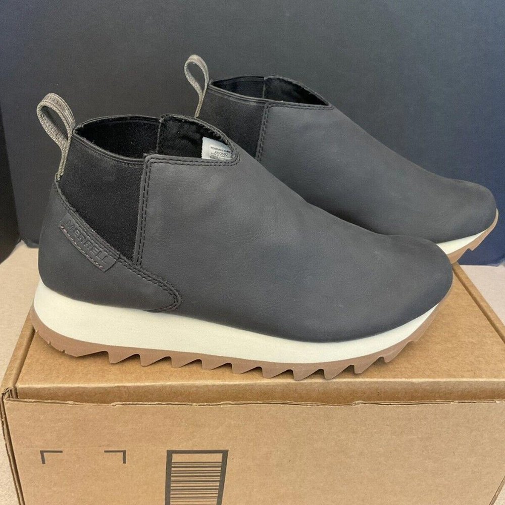 New! Womens Merrell Alpine Chelsea Boot Slip On Faux Leather. Size 8.5. Awesome!